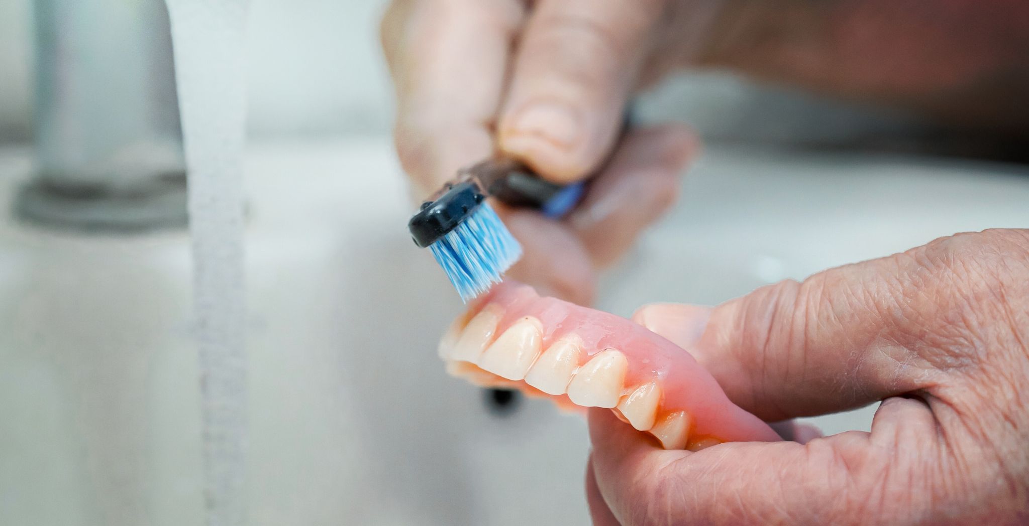 Denture cleaning, How to clean dentures, Denture care, Cleaning false teeth, Denture cleaning tips, Best way to clean dentures, Denture hygiene, Daily denture cleaning, Denture cleaning routine, Denture cleaning products,